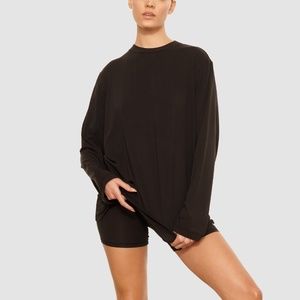 Skims boyfriend long sleeve tee onyx medium